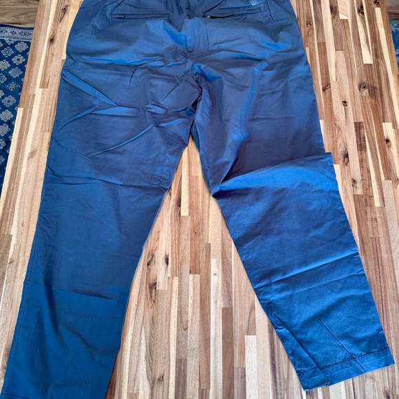 Men's Gray Pants - Picture 4 of 5